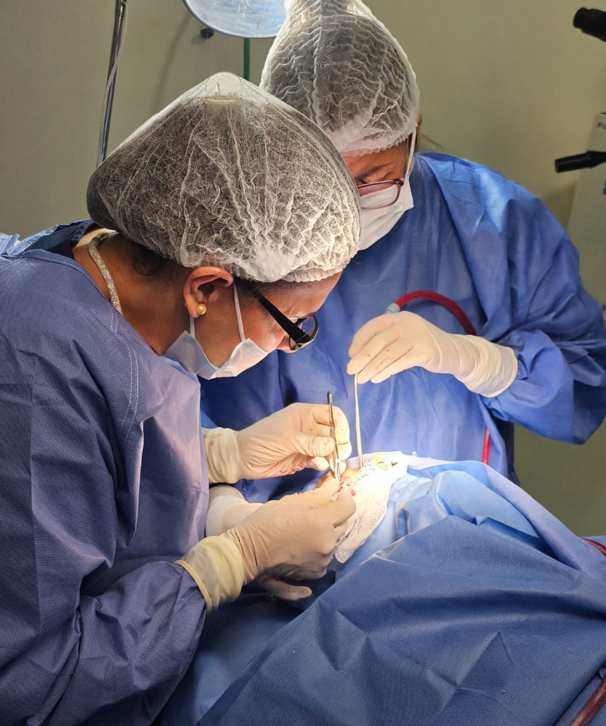 Imagen de Mujeres en Microcirugía Ocular